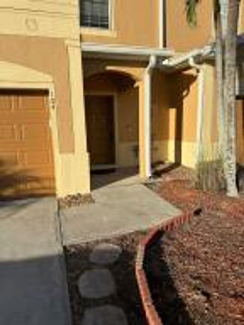 Melbourne Townhome: 2635 Revolution St. #104
