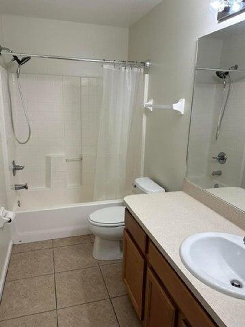 Melbourne Townhome: 2635 Revolution St. #104