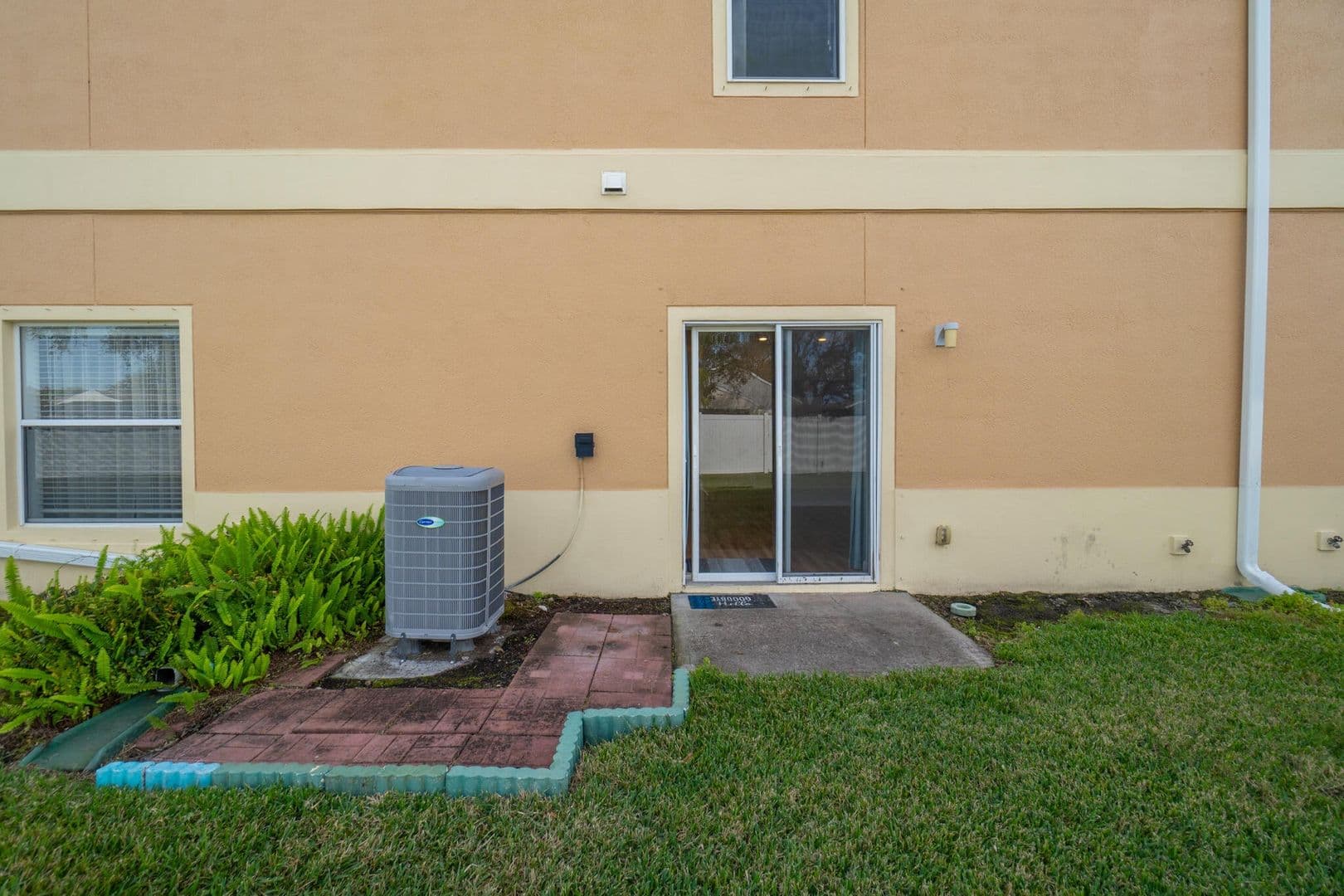 Melbourne Townhome: 2635 Revolution St. #104