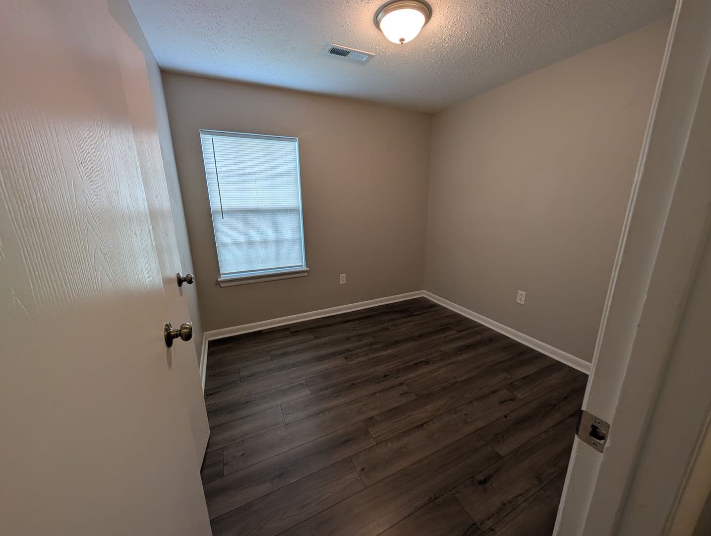Summerville House: 102 Lisa Drive