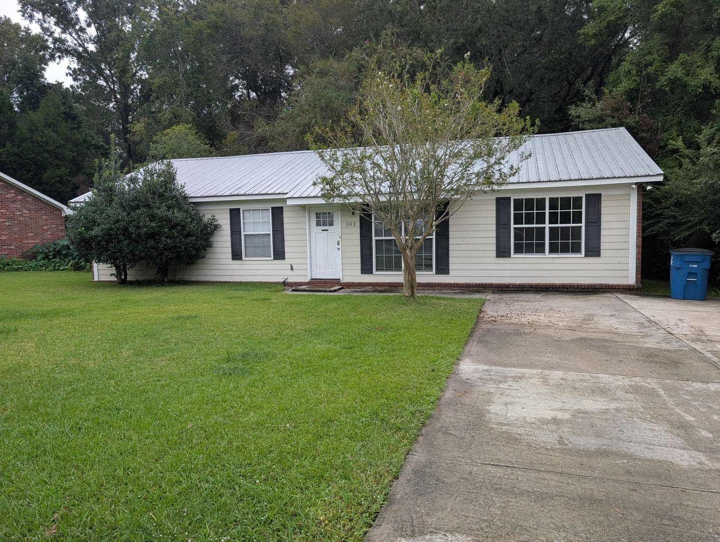 Summerville House: 102 Lisa Drive