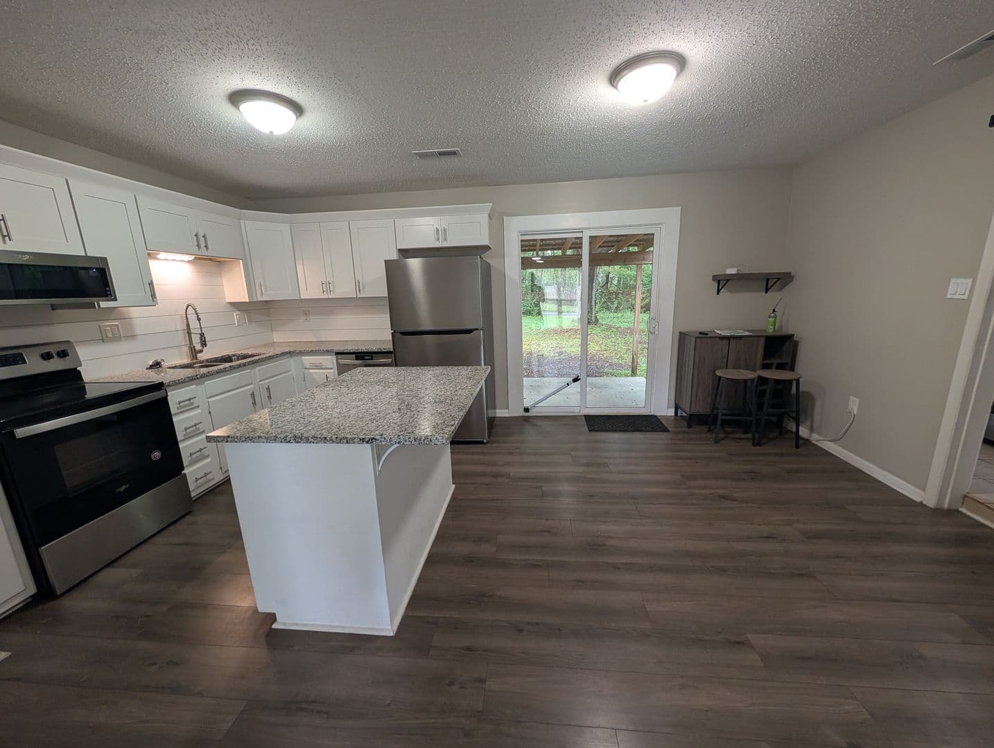 Summerville House: 102 Lisa Drive