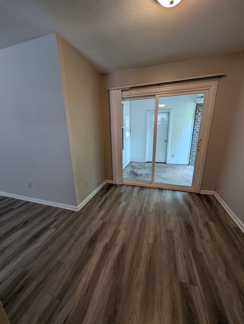Ladson House: 171 B Hummingbird Ave
