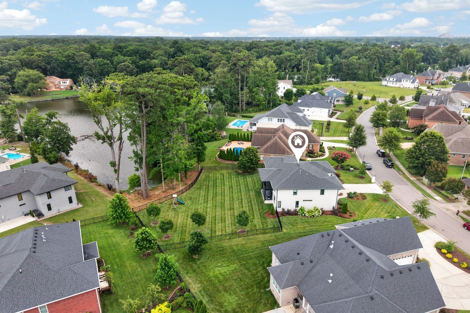 Virginia Beach House: 1316 Lambeth Lane