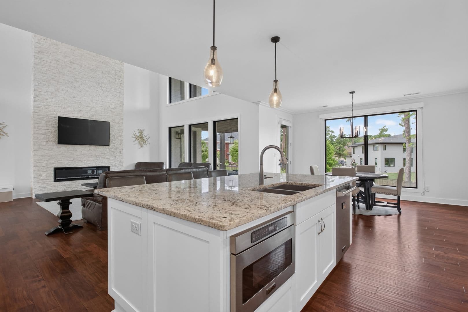 Virginia Beach House: 1316 Lambeth Lane