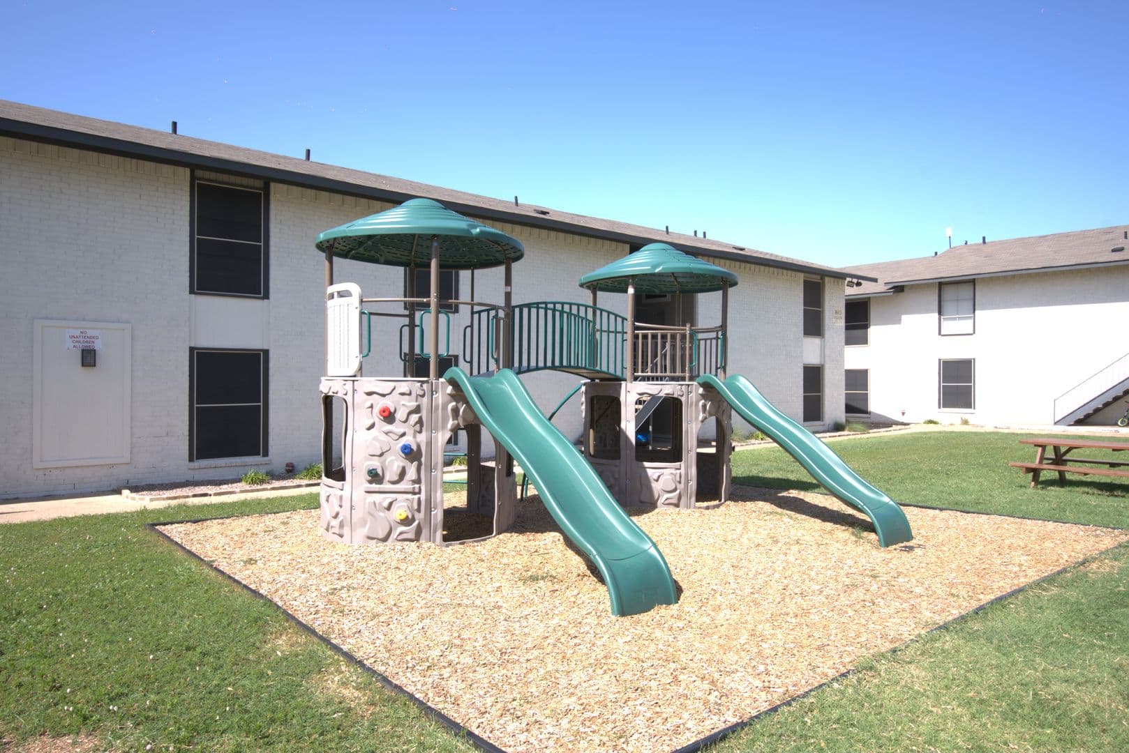 Arlington Apartment: 1605 S Cooper St