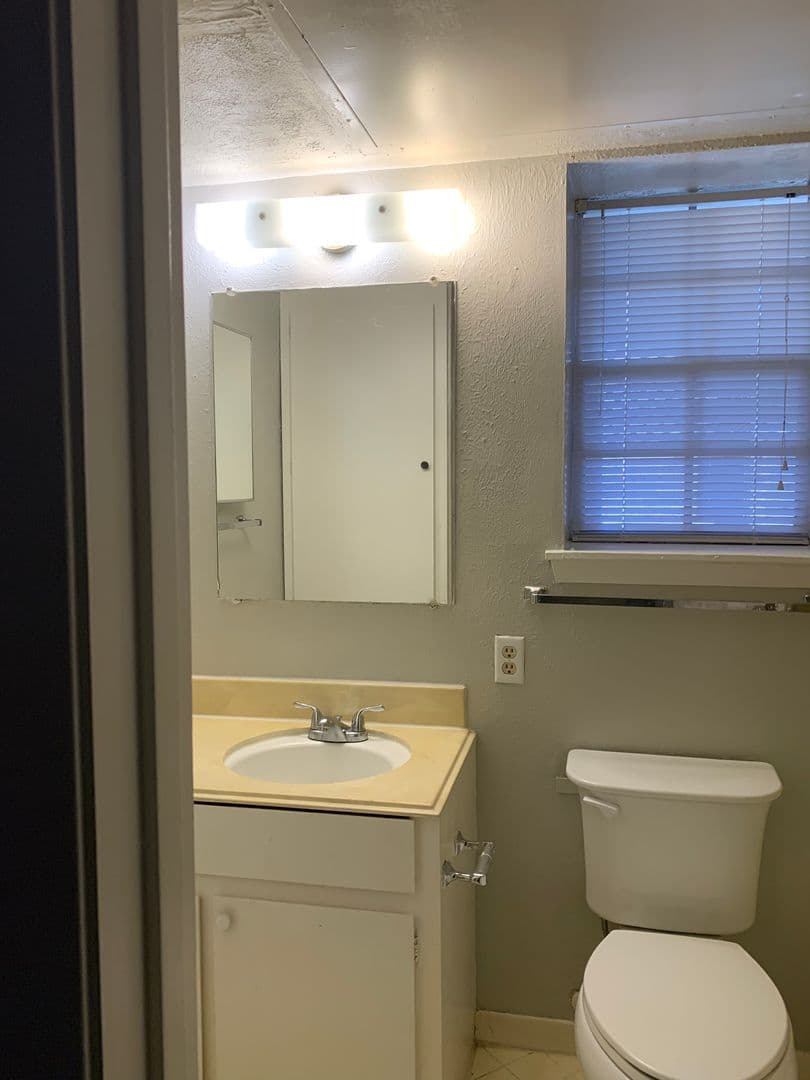 Longview Apartment: The Windsor Apartments