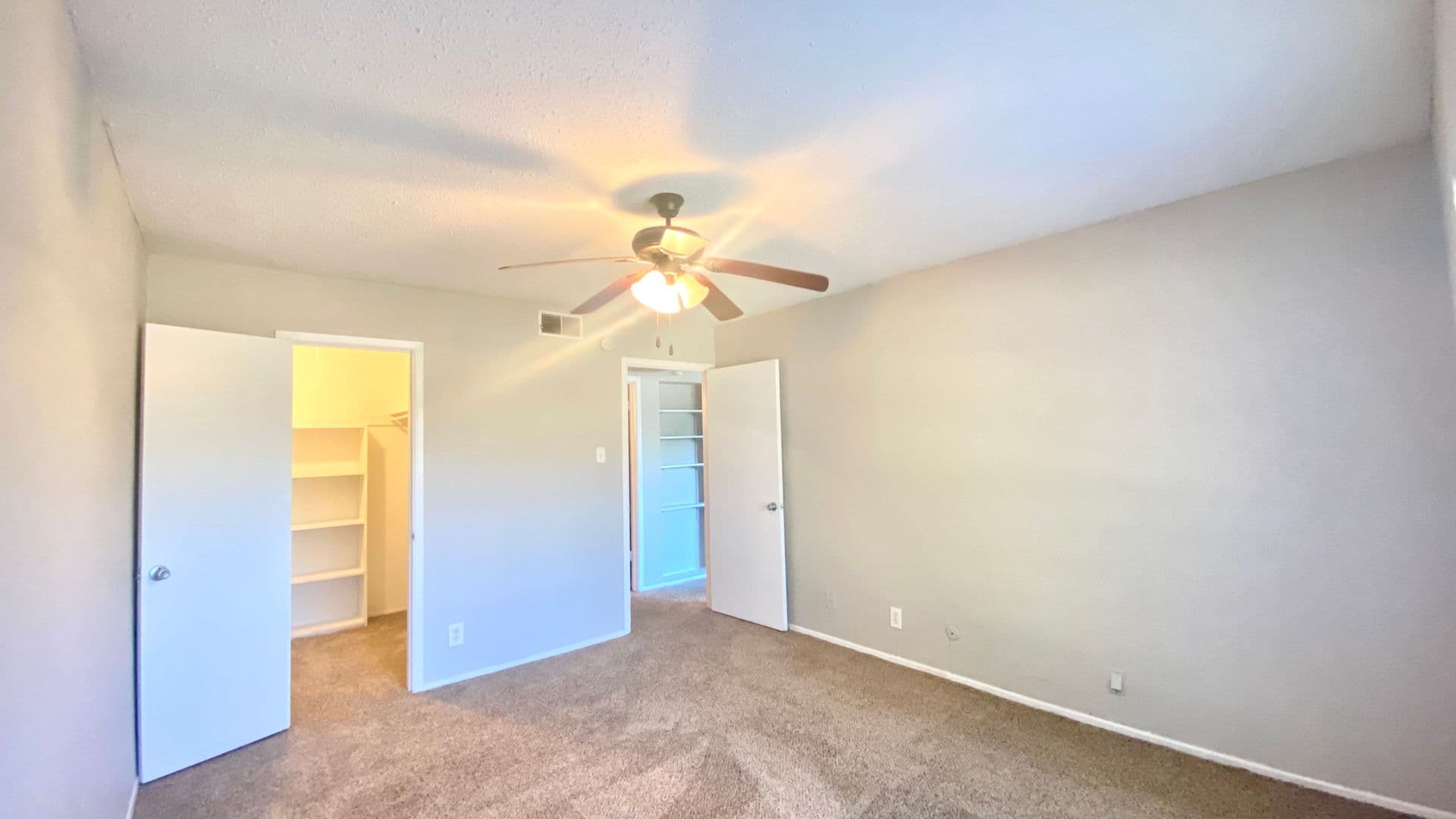 Longview Apartment: The Preserve Apartments