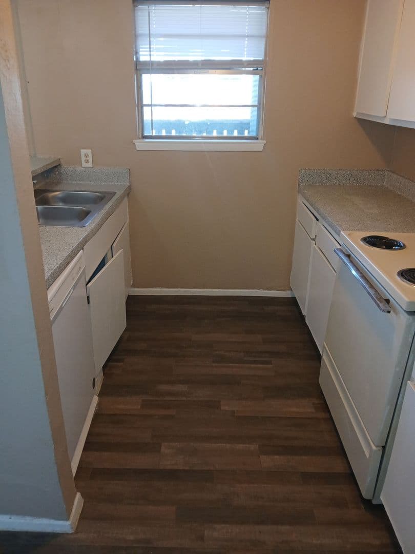 Longview Apartment: The Preserve Apartments