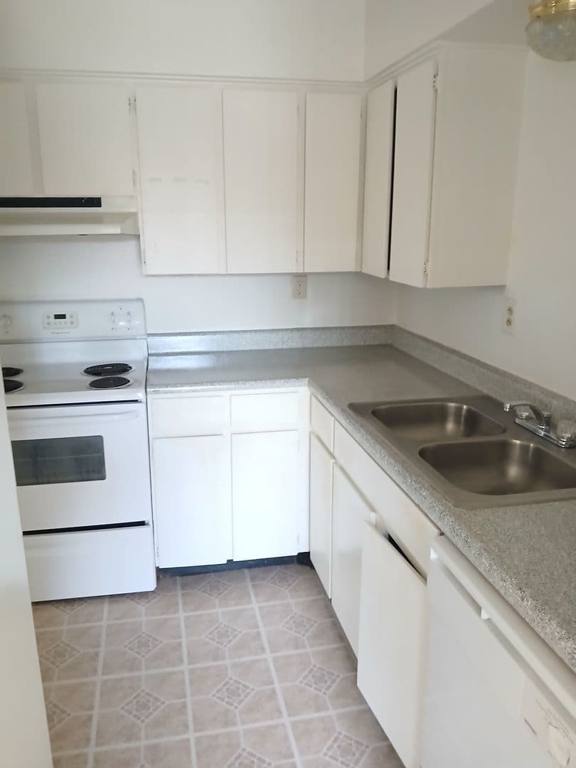 Longview Apartment: The Windsor Apartments