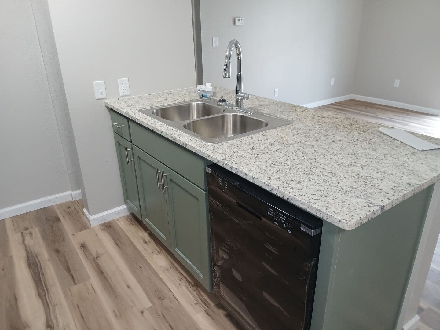 Longview Apartment: The Preserve Apartments