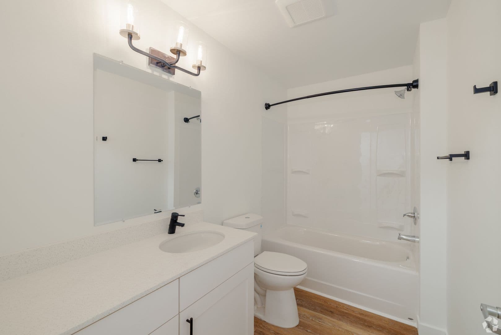 Seattle Apartment: 14337 32nd Ave NE