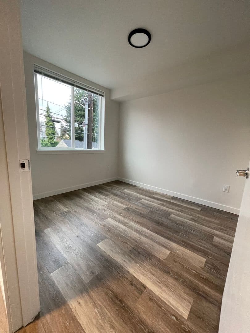 Seattle Apartment: 2222 SW Barton St