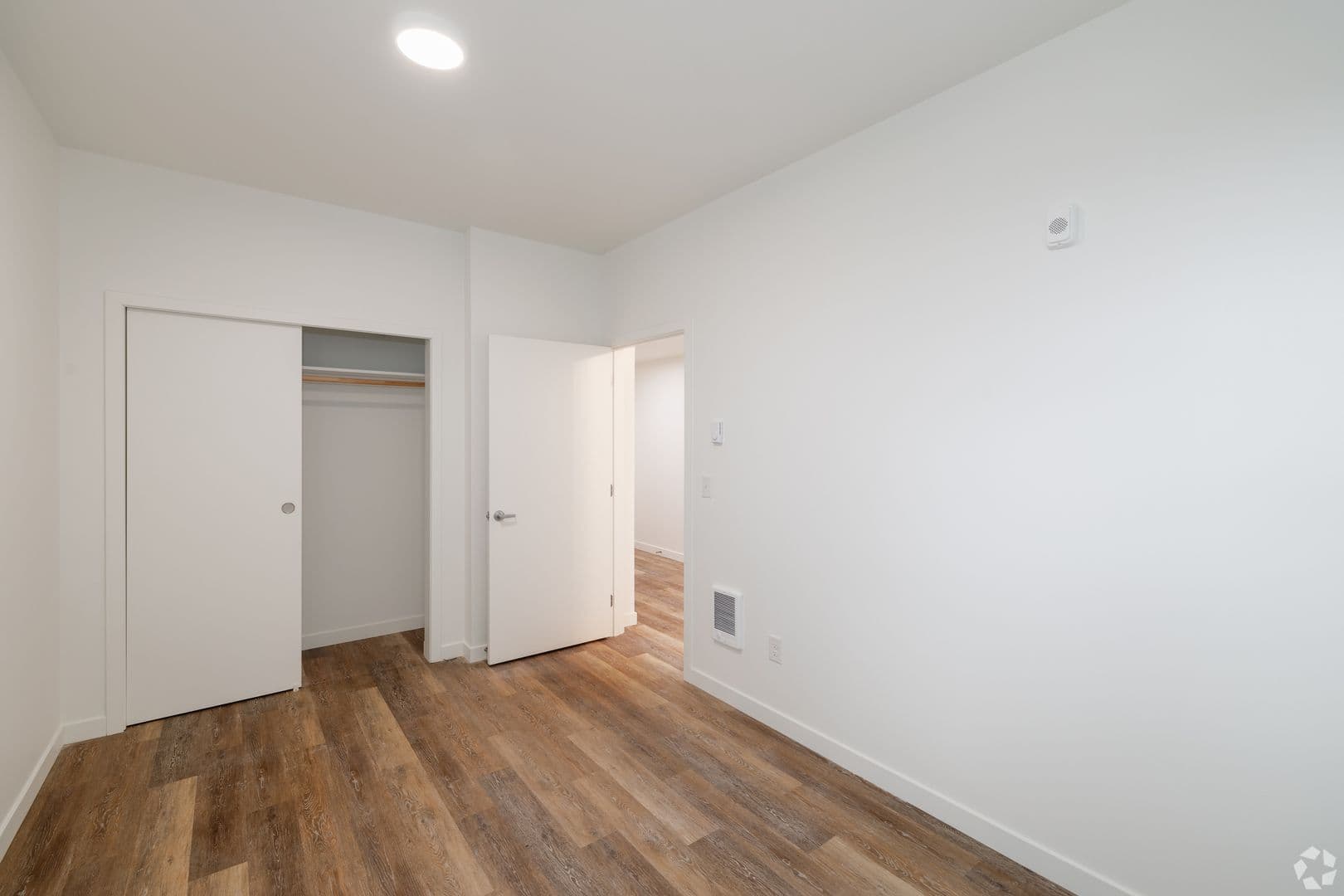 Seattle Apartment: 14337 32nd Ave NE