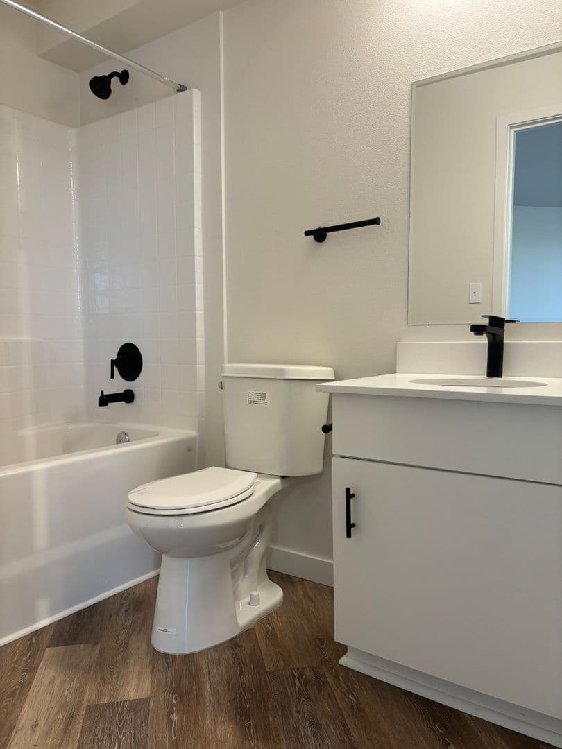 Seattle Apartment: 2222 SW Barton St