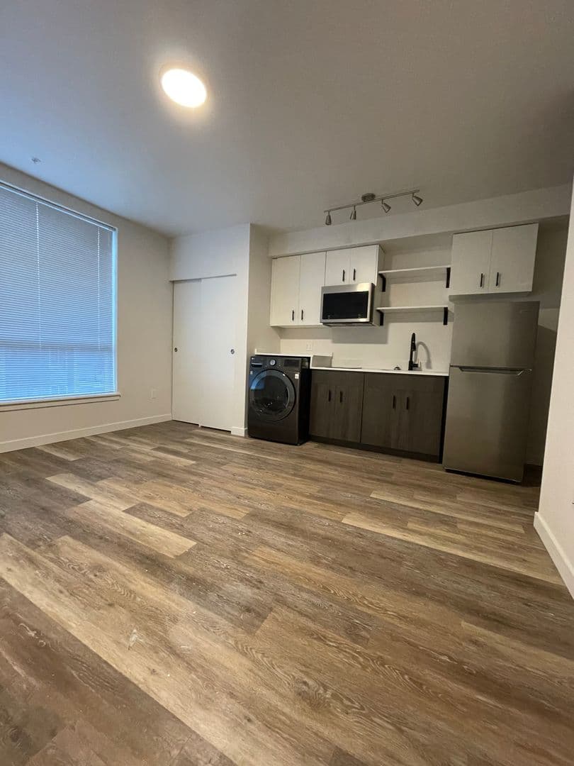 Seattle Apartment: 2222 SW Barton St