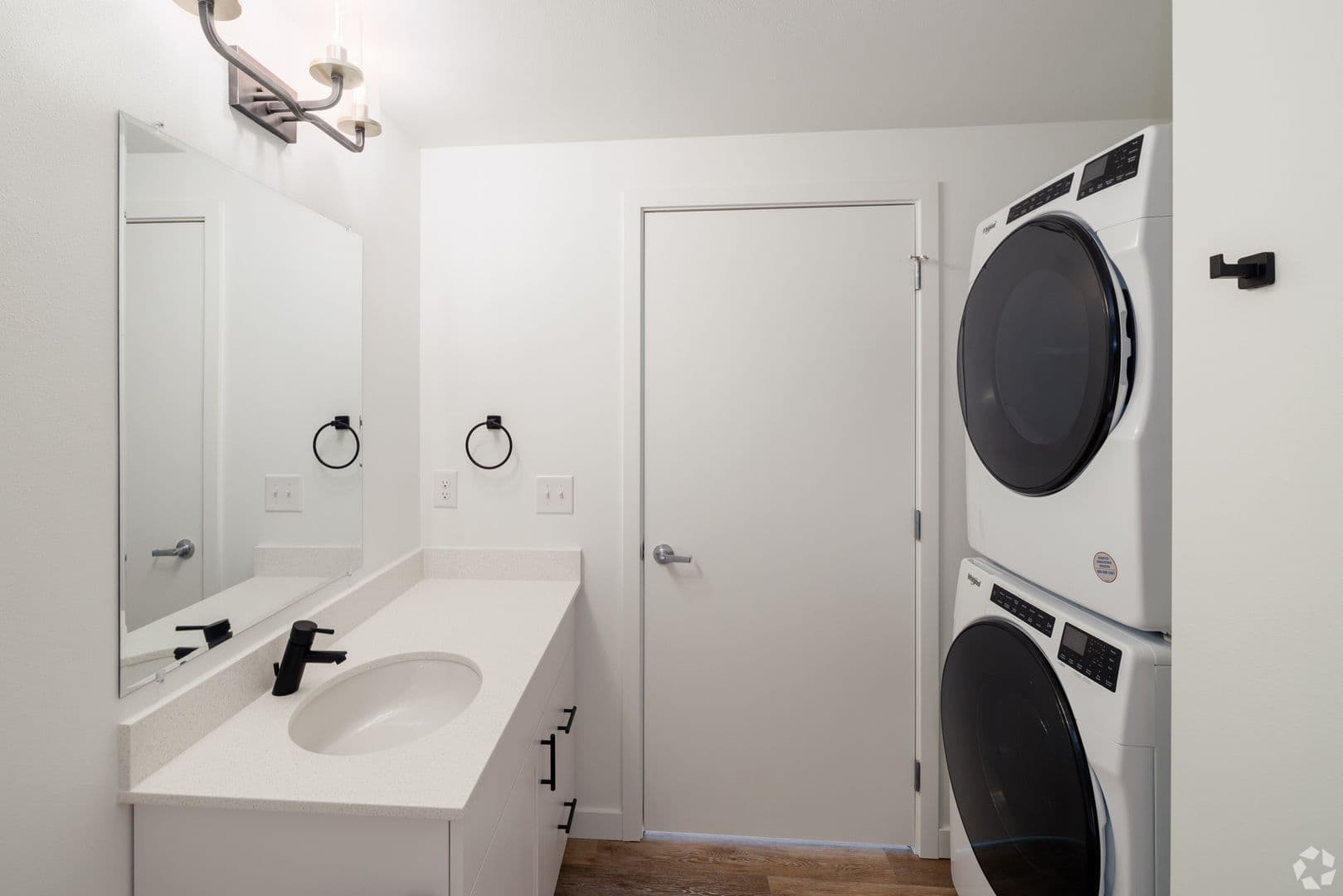 Seattle Apartment: 14337 32nd Ave NE