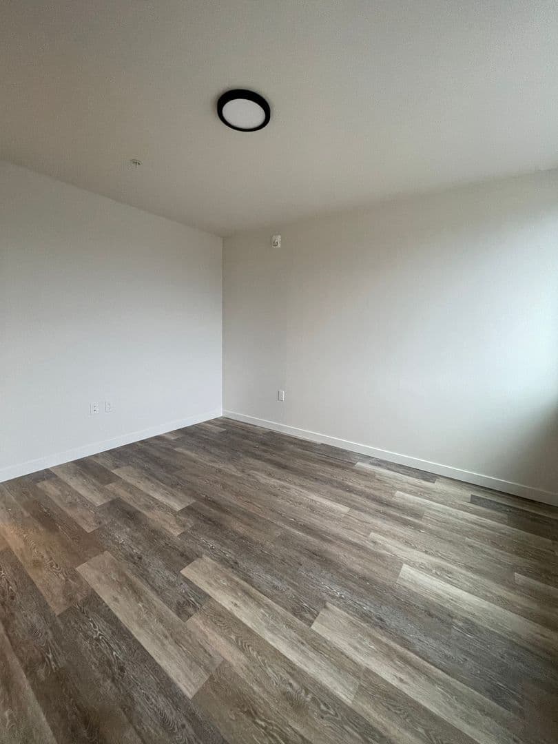 Seattle Apartment: 2222 SW Barton St