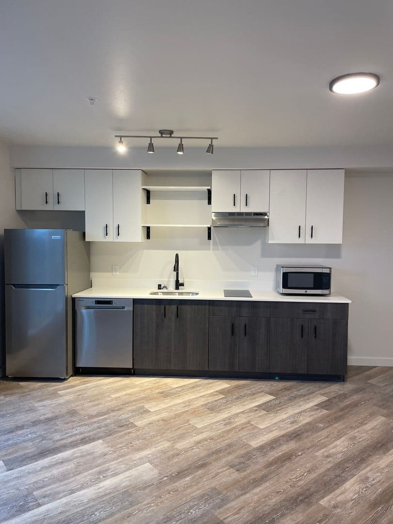 Seattle Apartment: 2222 SW Barton St