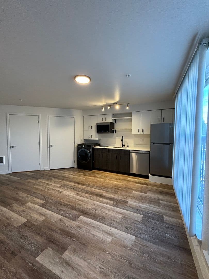 Seattle Apartment: 2222 SW Barton St