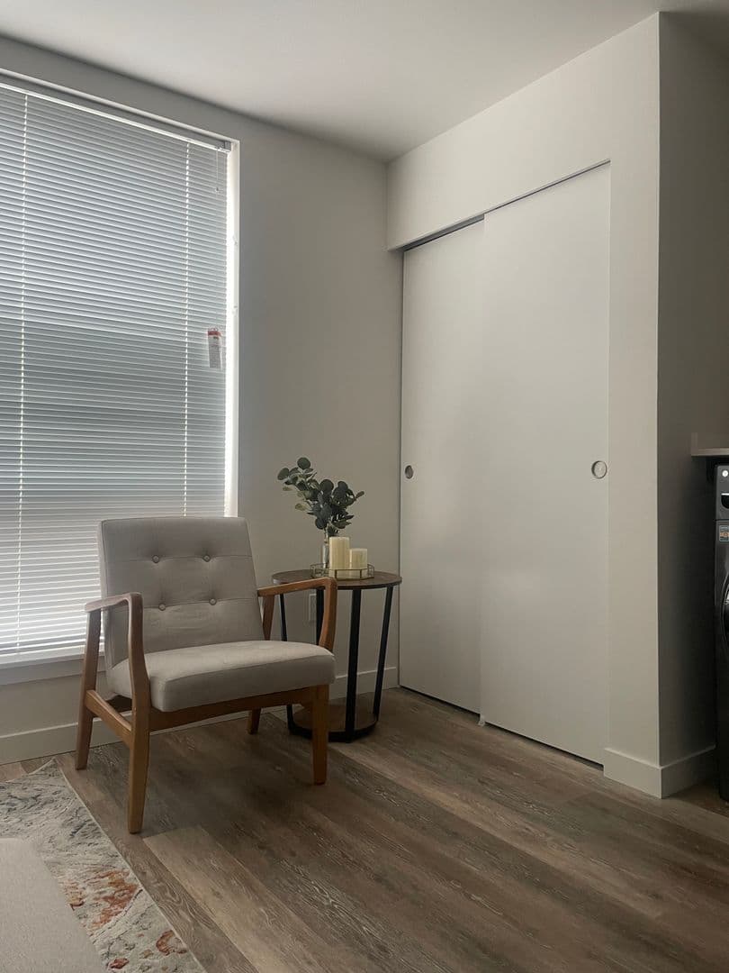 Seattle Apartment: 2222 SW Barton St