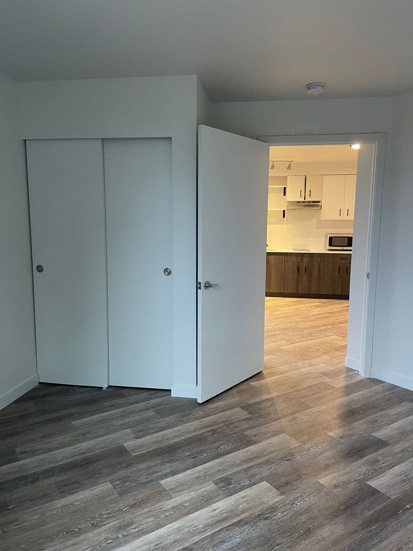 Seattle Apartment: 2222 SW Barton St