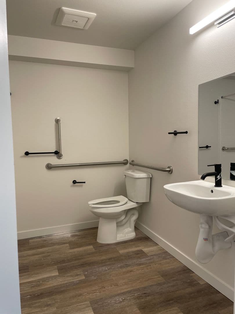 Seattle Apartment: 2222 SW Barton St