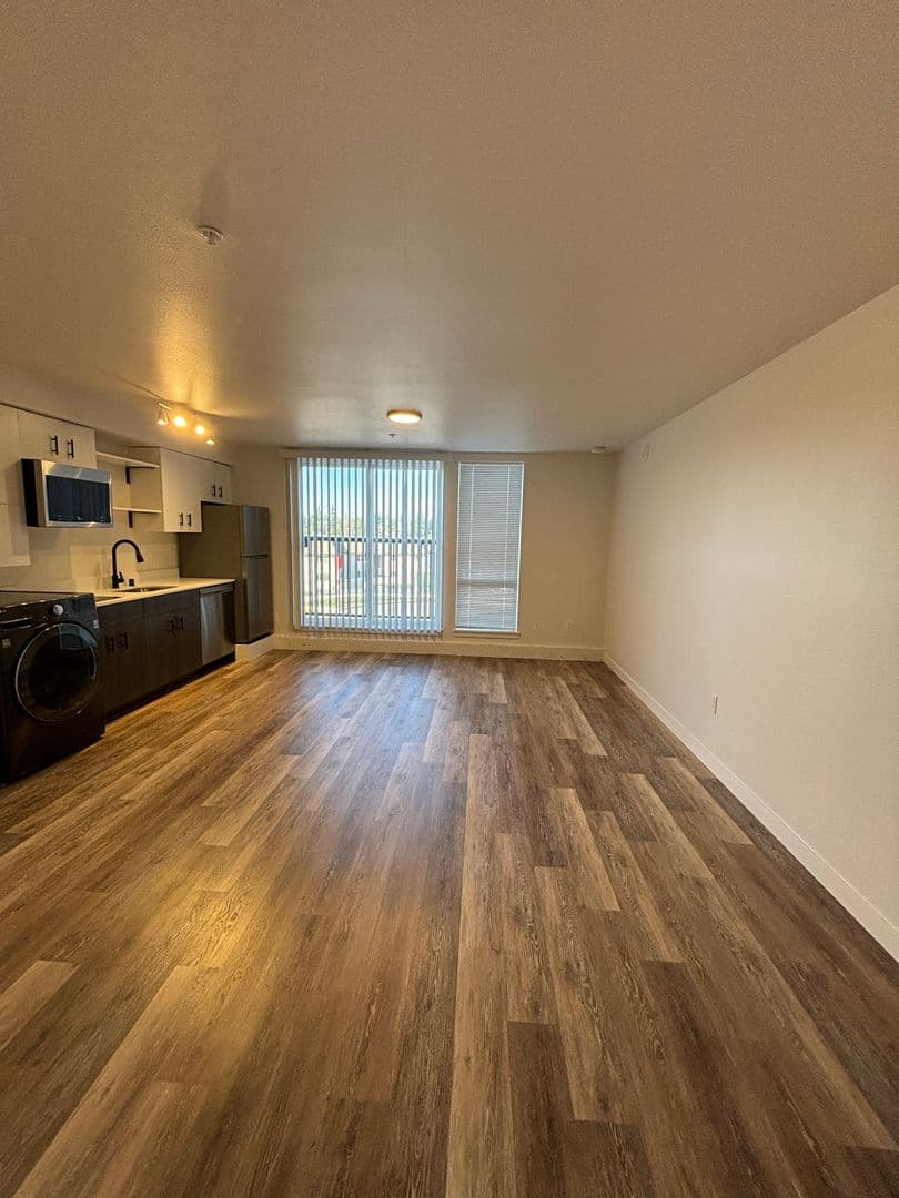 Seattle Apartment: 2222 SW Barton St