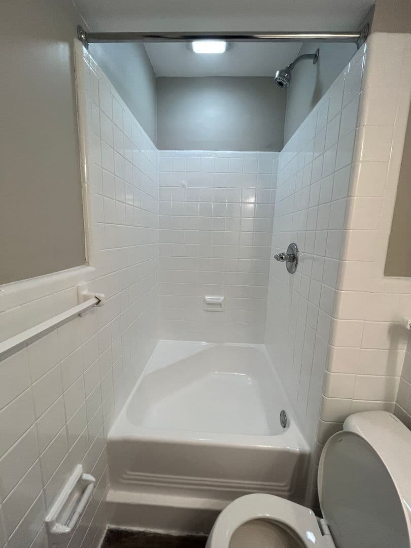 College Park Apartment: 1744 Lyle Avenue