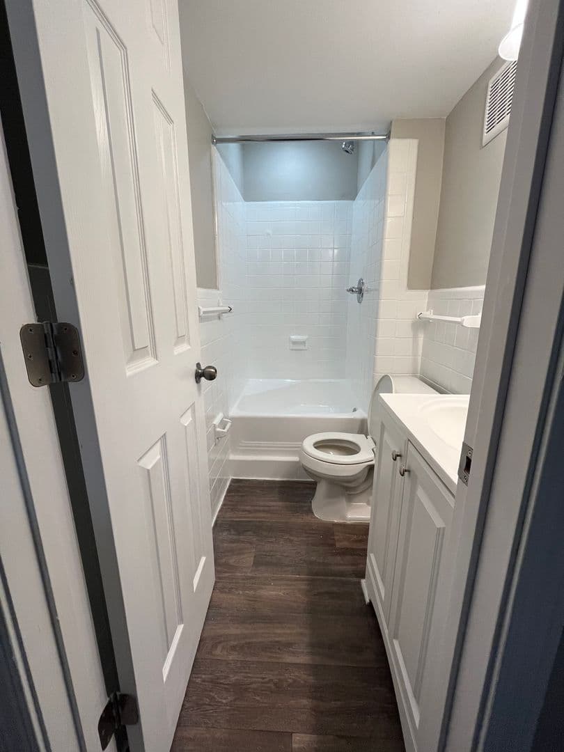 College Park Apartment: 1744 Lyle Avenue