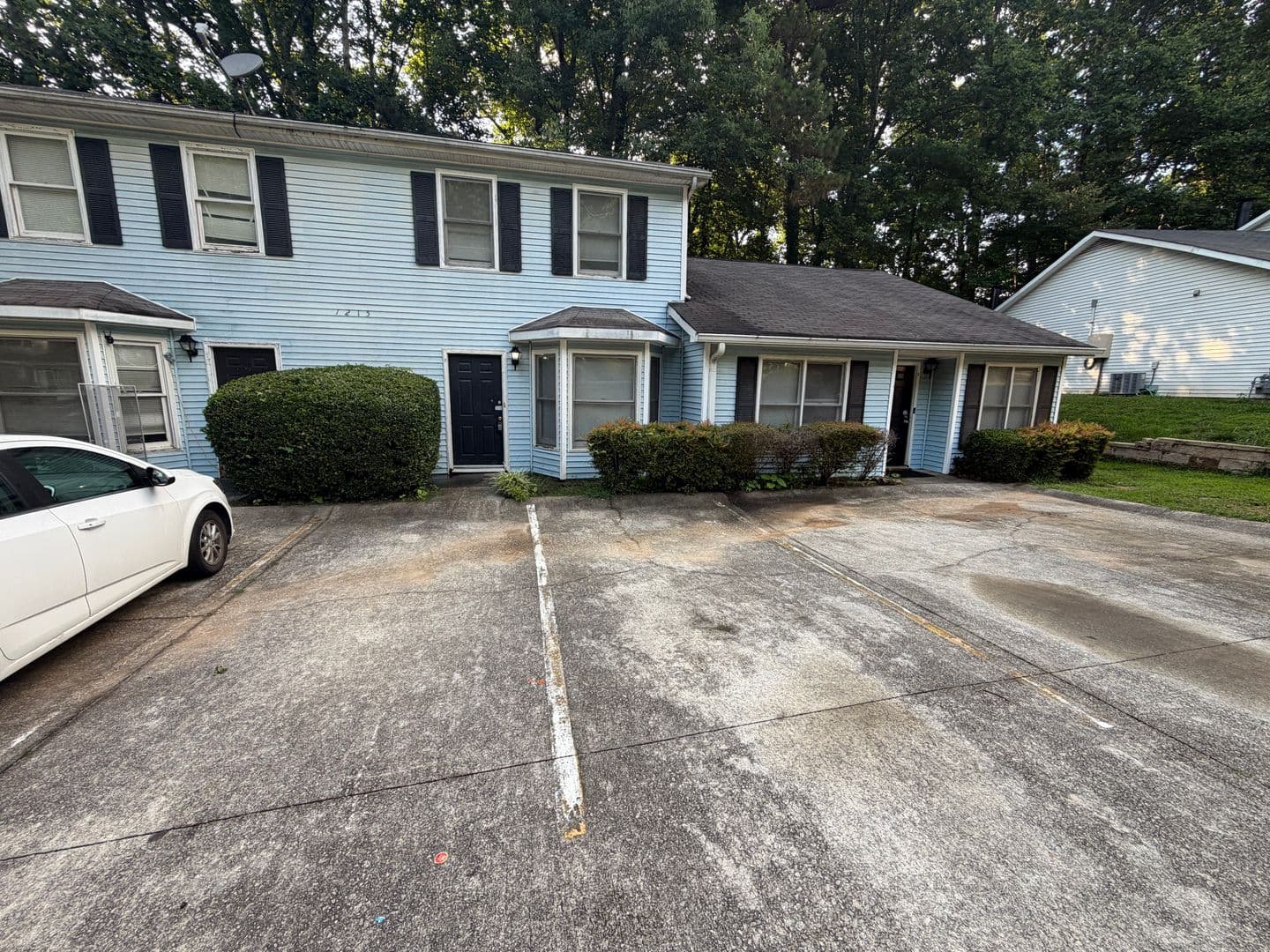 Marietta Apartment: 1215 Oakplace Drive