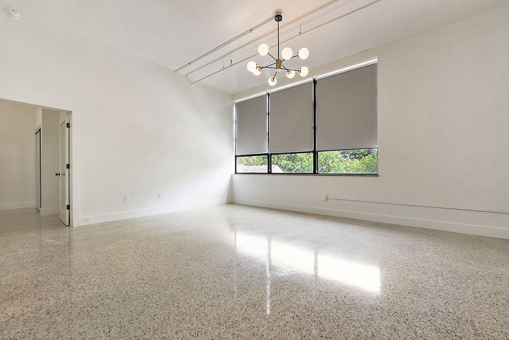 Pittsburgh Apartment: 300 Benedict Drive
