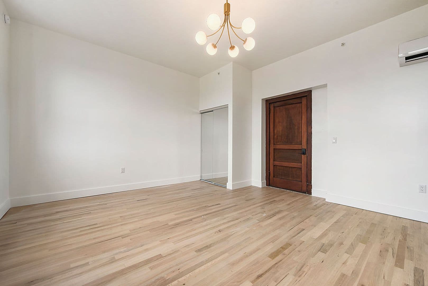 Pittsburgh Apartment: 300 Benedict Drive