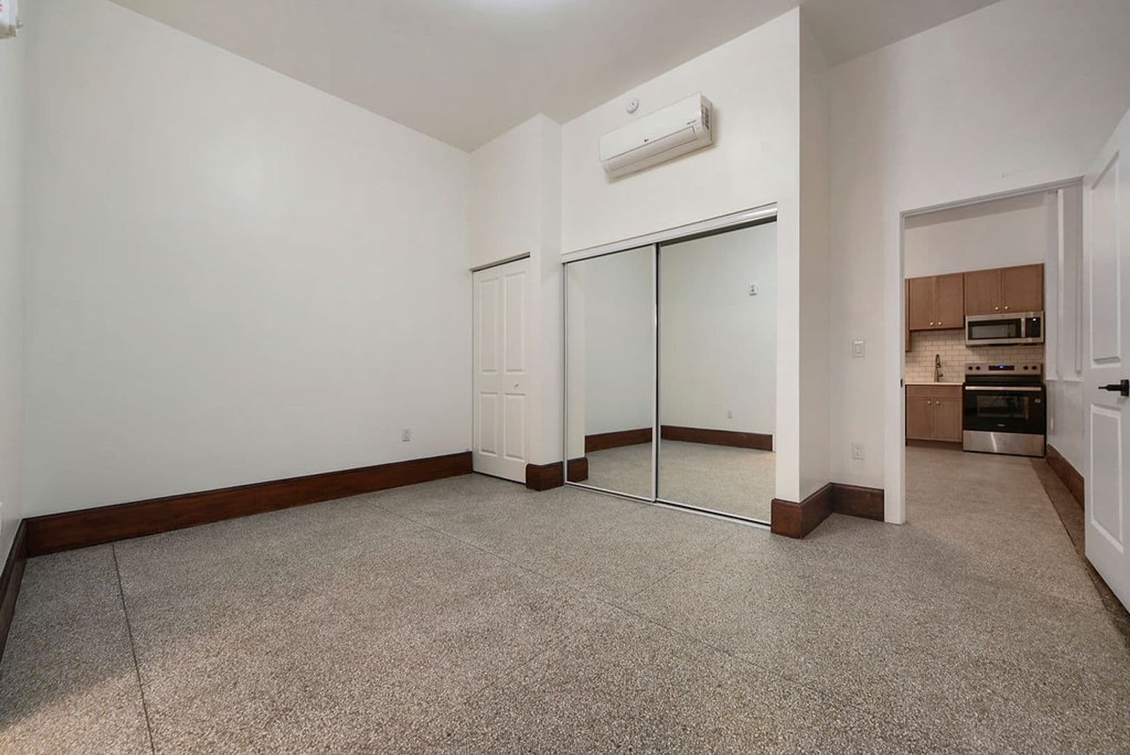Pittsburgh Apartment: 300 Benedict Drive