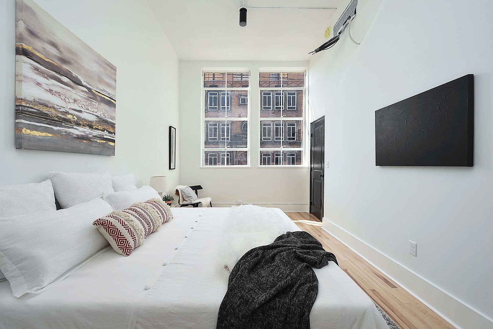 Homestead Apartment: 120 E 9th Ave