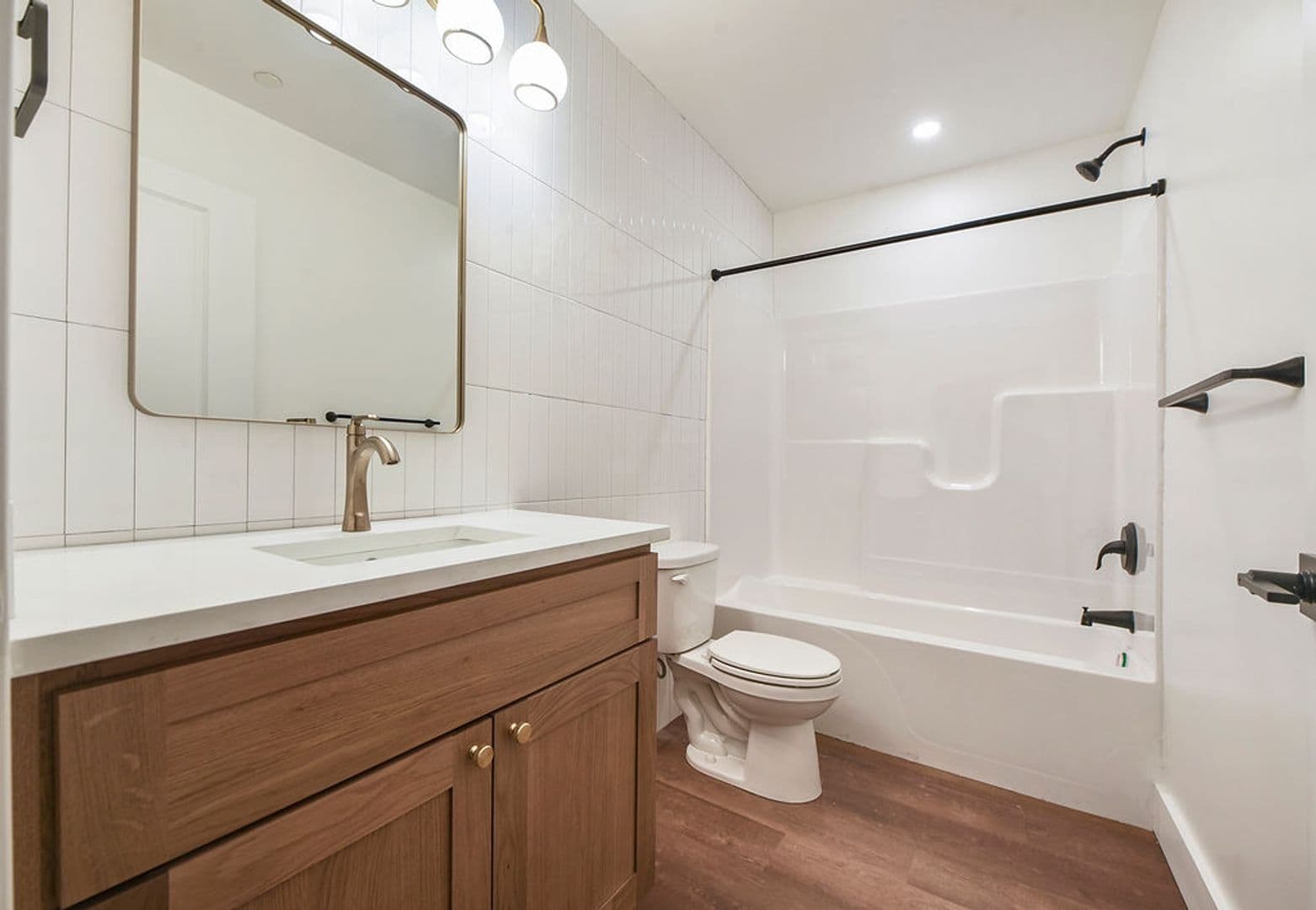 Pittsburgh Apartment: 300 Benedict Drive