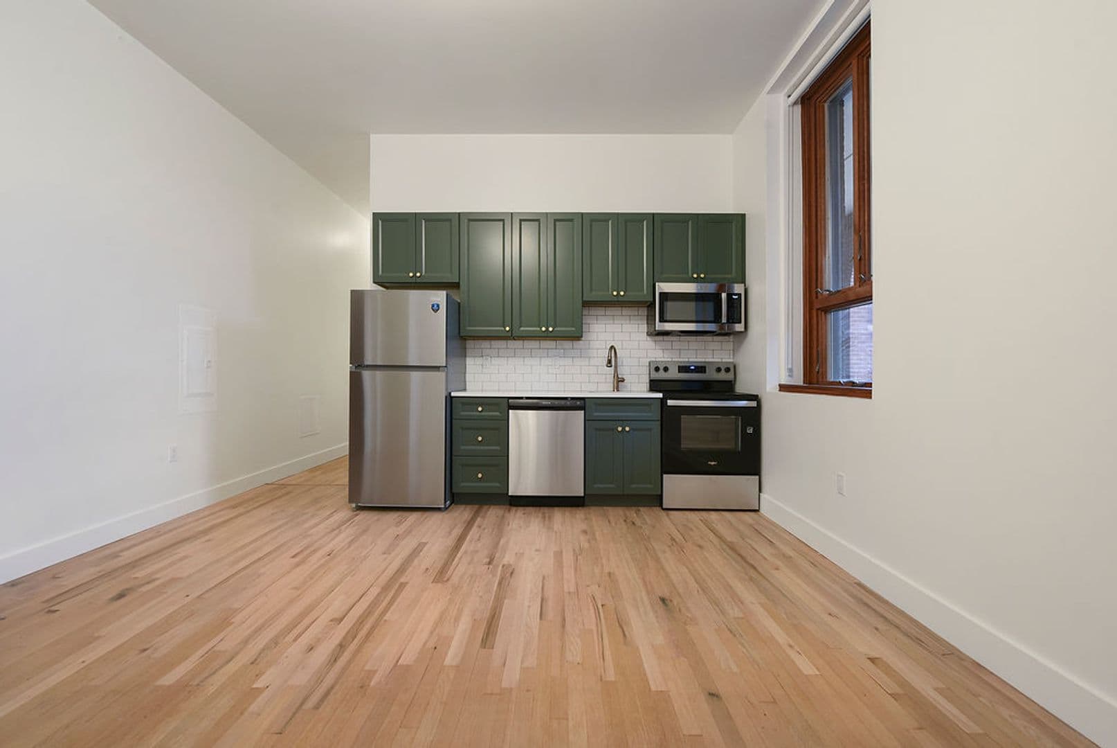 Pittsburgh Apartment: 300 Benedict Drive