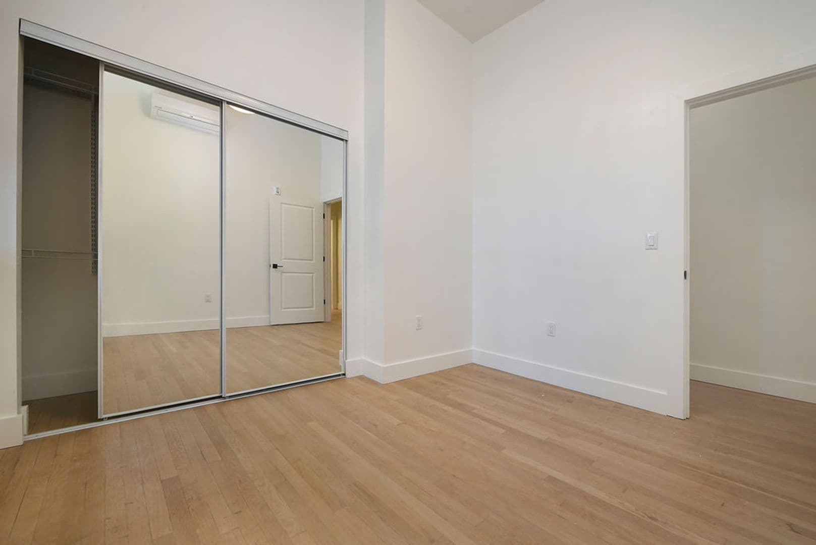 Pittsburgh Apartment: 300 Benedict Drive