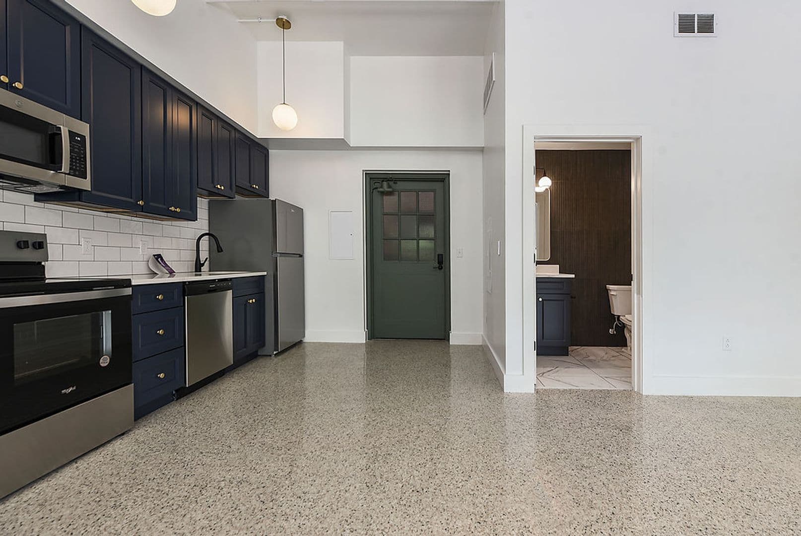 Pittsburgh Apartment: 300 Benedict Drive
