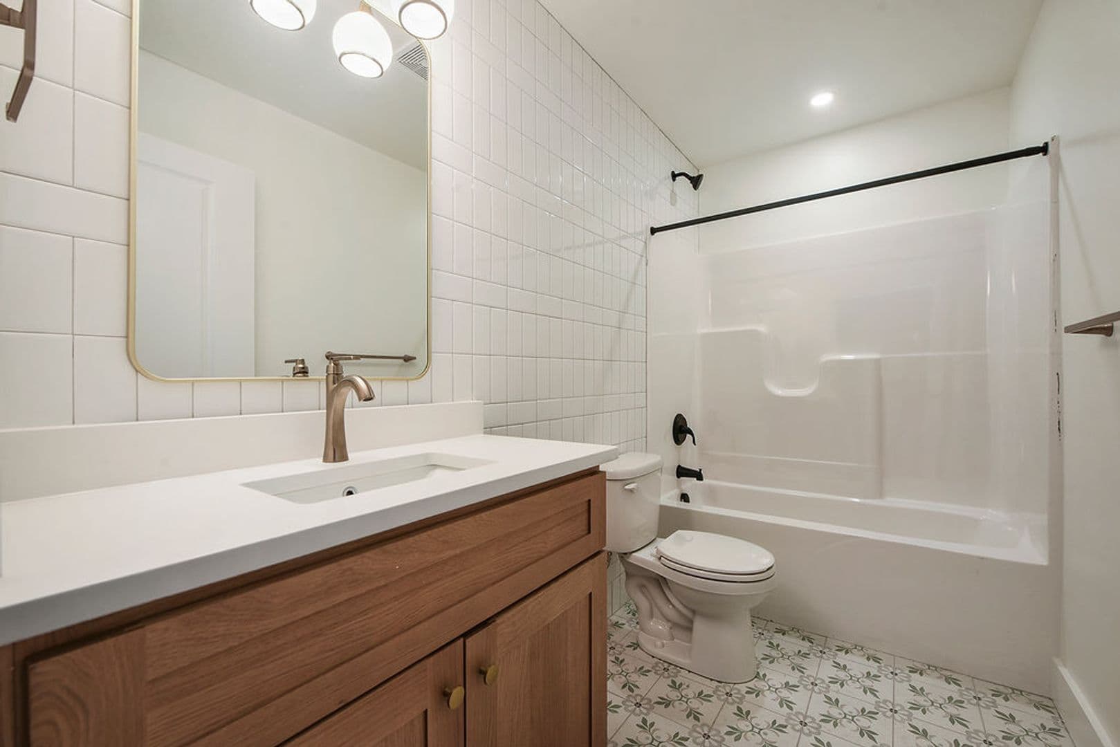 Pittsburgh Apartment: 300 Benedict Drive