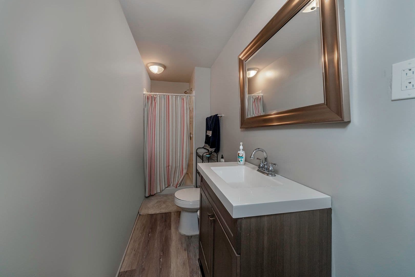 Pittsburgh Apartment: 2353 Sidney Street