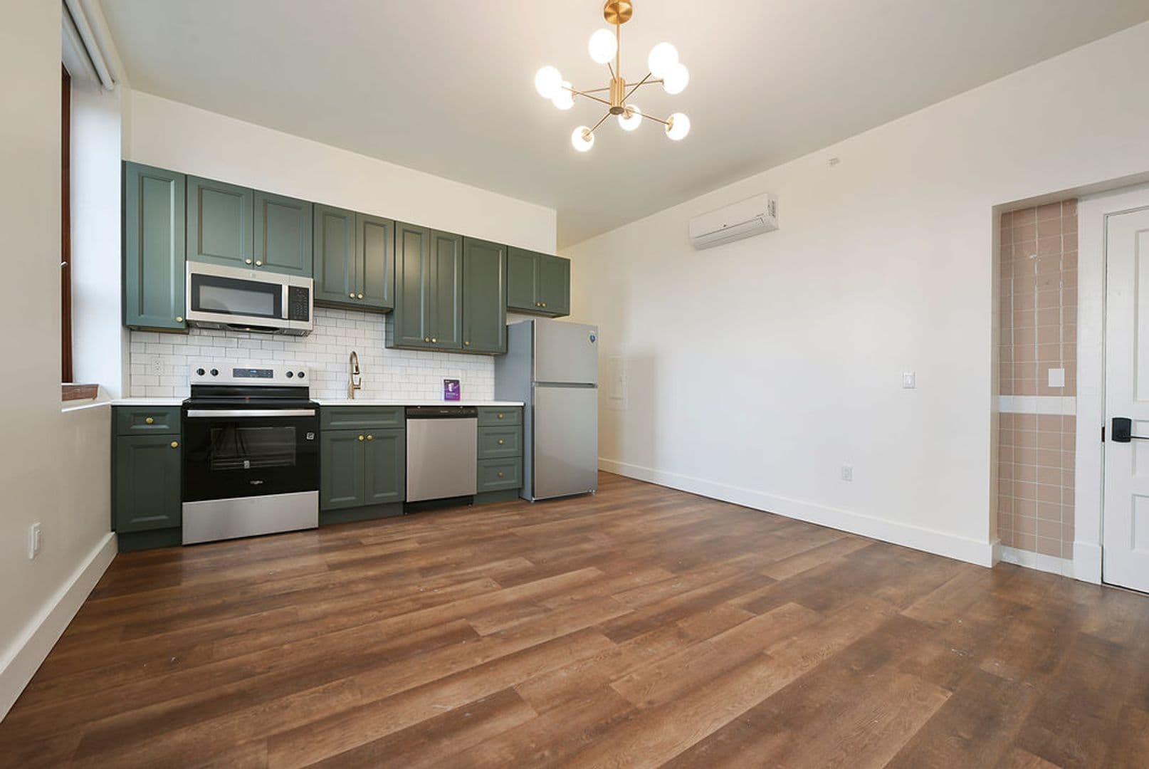 Pittsburgh Apartment: 300 Benedict Drive