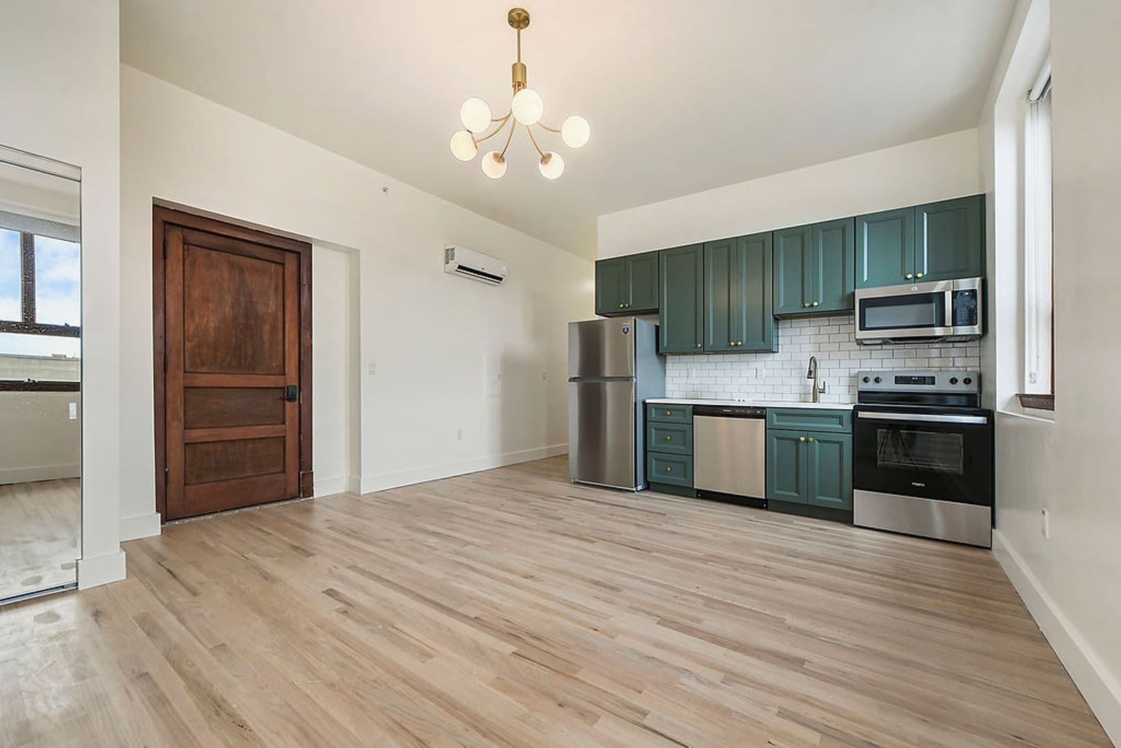 Pittsburgh Apartment: 300 Benedict Drive