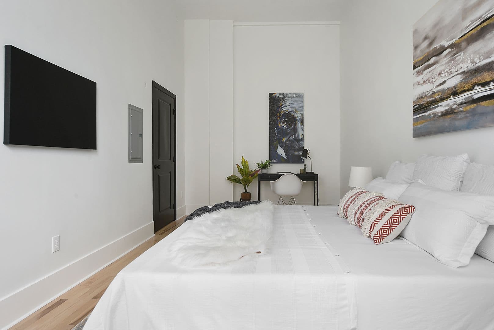 Homestead Apartment: 120 E 9th Ave