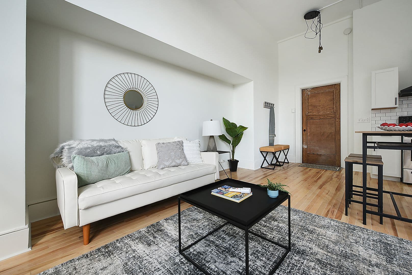 Homestead Apartment: 120 E 9th Ave