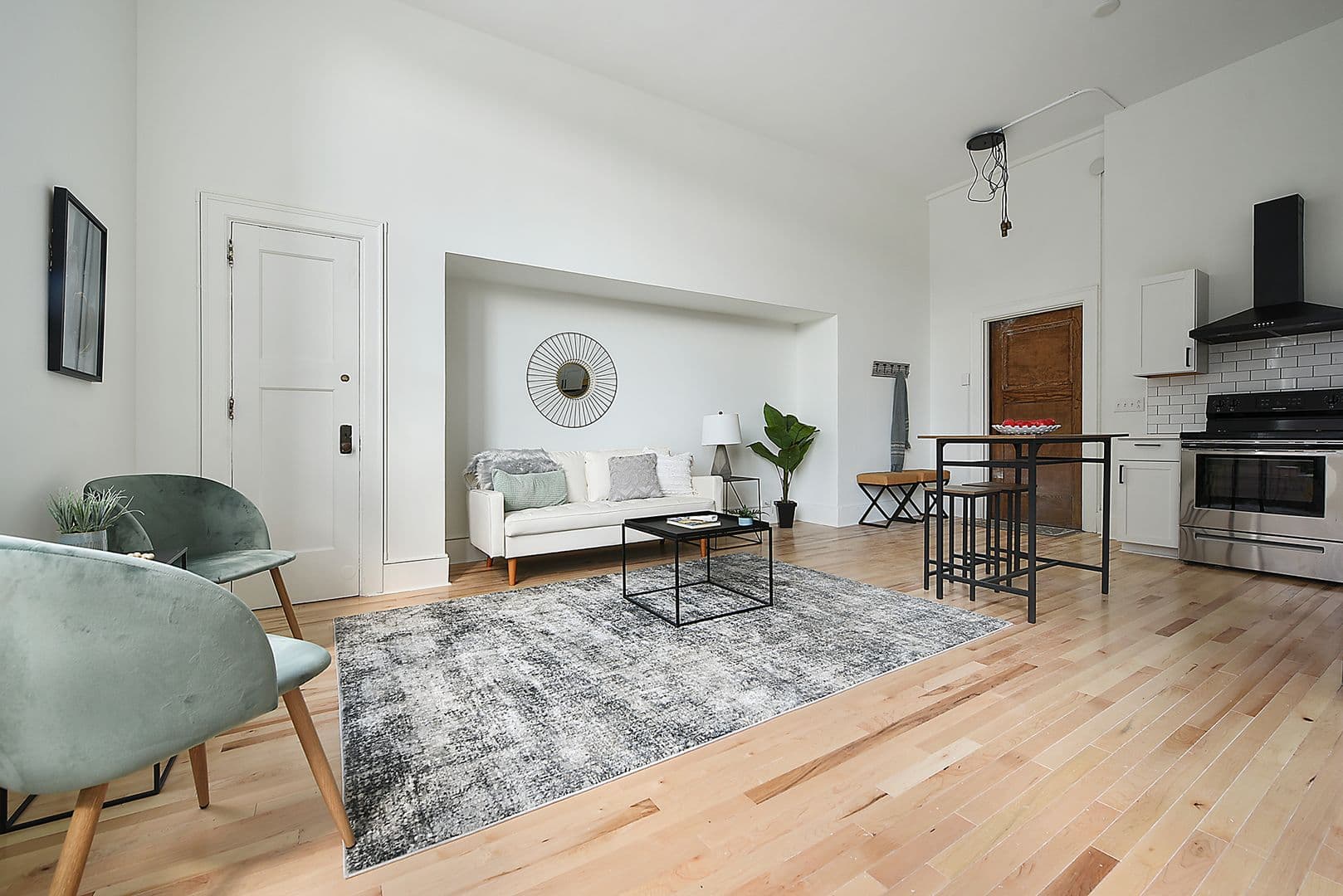 Homestead Apartment: 120 E 9th Ave