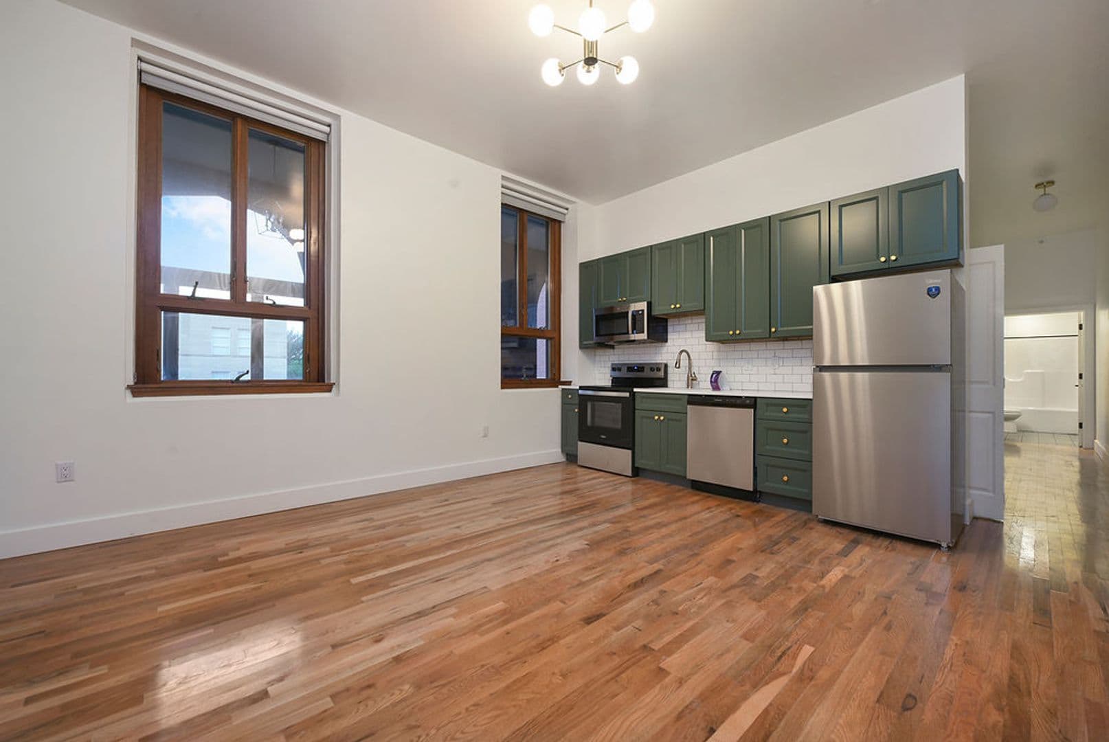 Pittsburgh Apartment: 300 Benedict Drive