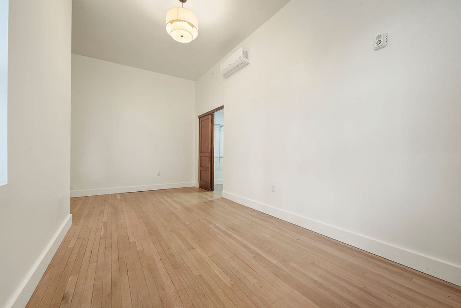 Pittsburgh Apartment: 300 Benedict Drive