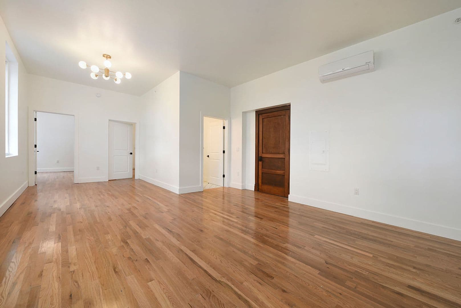 Pittsburgh Apartment: 300 Benedict Drive