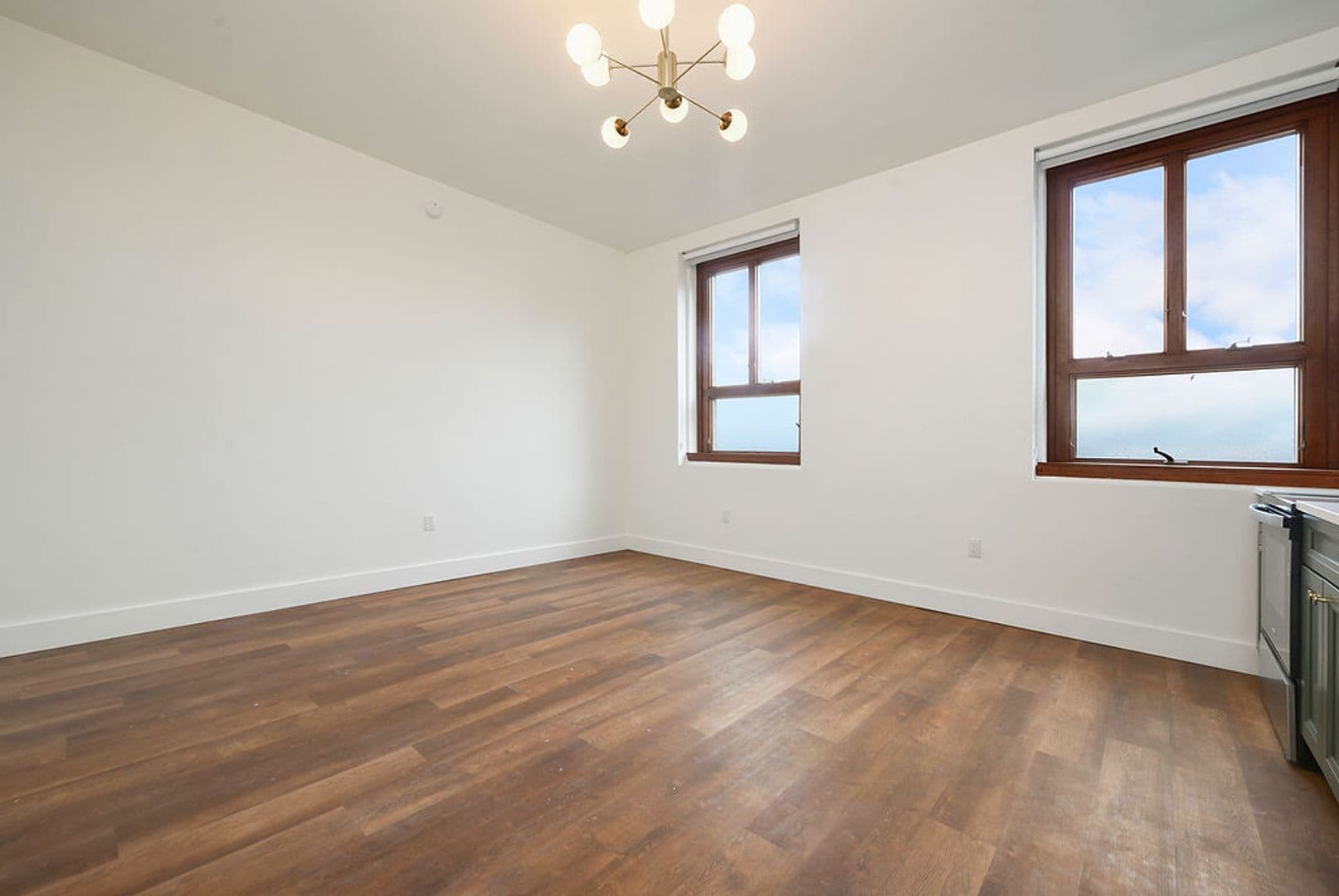 Pittsburgh Apartment: 300 Benedict Drive